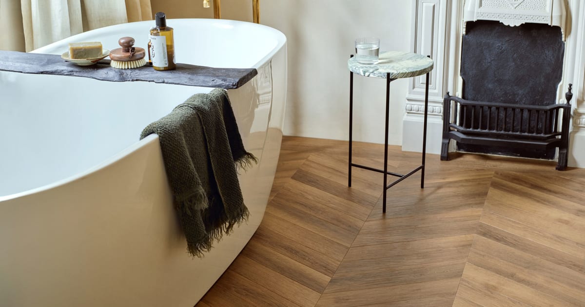 Falun Oak | FS7W6060 | LVT Design flooring from the Amtico Form